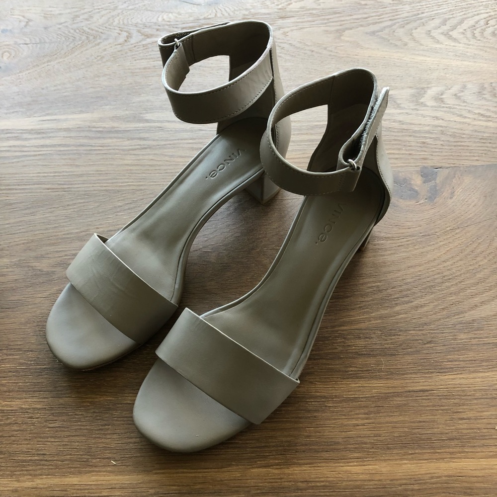 Vince Rita block heel leather sandal